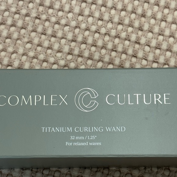 Complex Culture Titanium Curling Wand - Picture 4 of 7